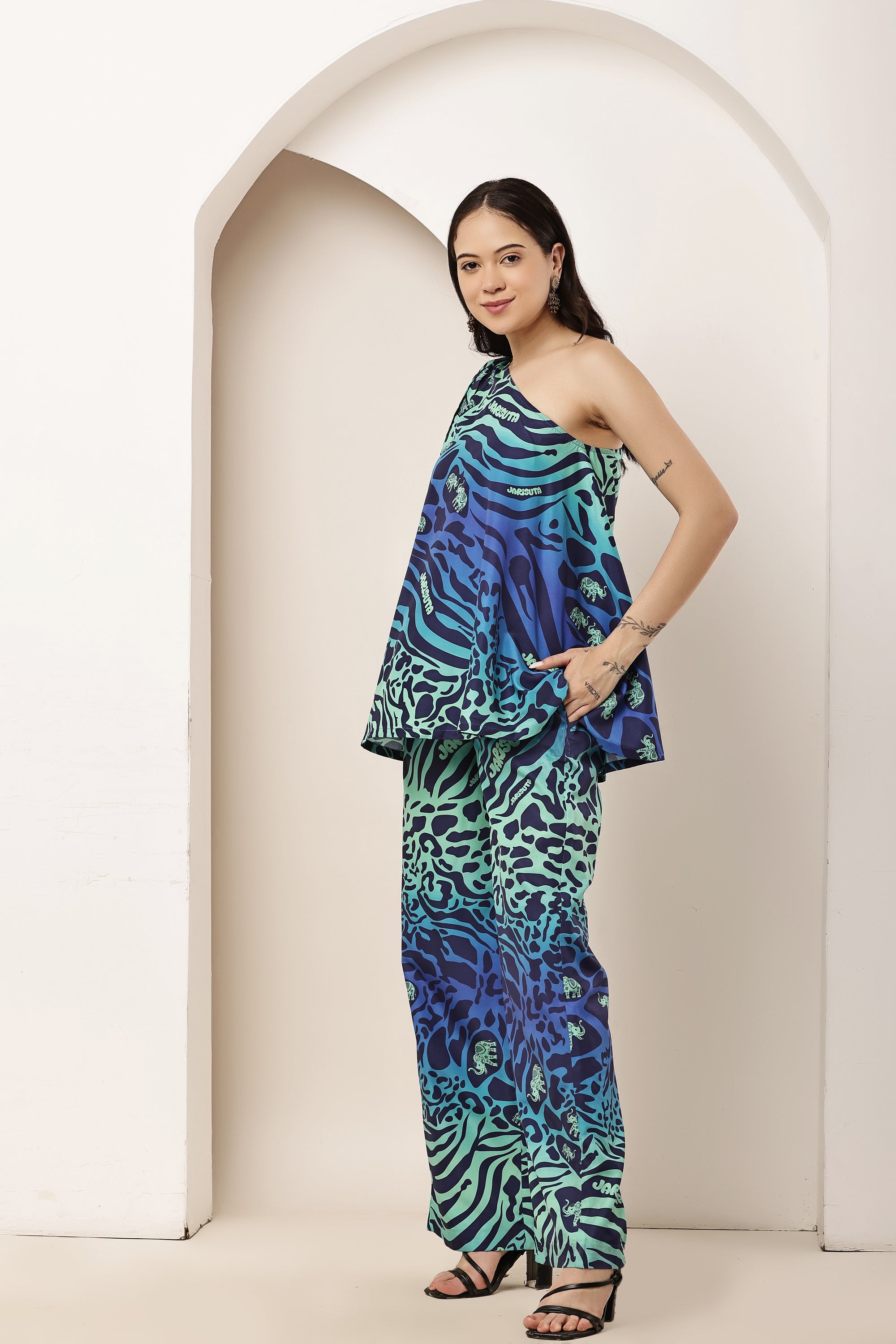 Cat Eye A-Tie-Up Flared Top & Elasticated Pant Co-ord Set